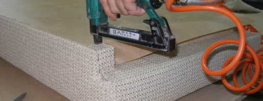 Instructies voor het monteren van gestoffeerde meubels, handige tips