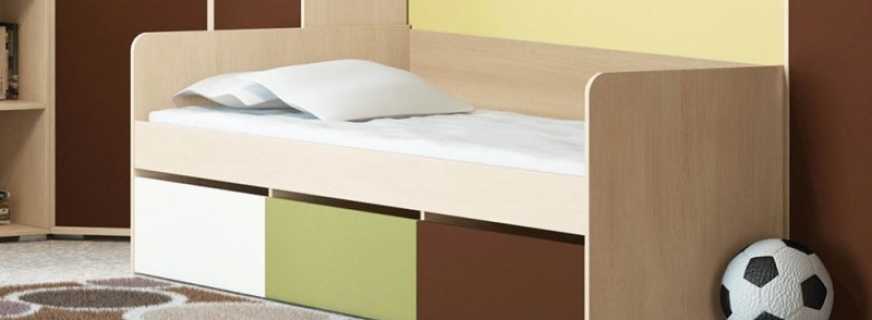 Möglichkeiten für Einzelbetten mit Schubladen, deren Vor- und Nachteile