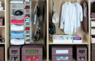 Maneiras de armazenamento compacto de coisas no armário, como dobrá-las