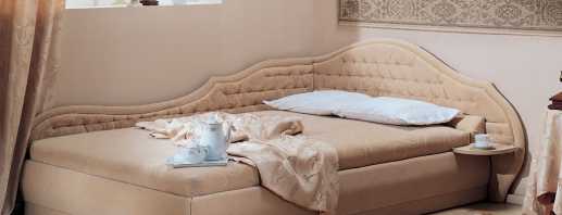 Jaké jsou vlastnosti rohových manželských postelí, důležitá kritéria výběru