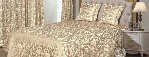 Nijanse odabira pokrivača za bračni krevet, kombinacija s unutrašnjošću