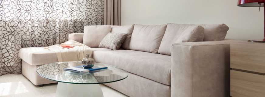 Gabungan sofa beige dengan gaya dalaman yang berbeza