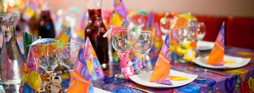 Décoration de table d'anniversaire pour enfants, idées de conception de vacances