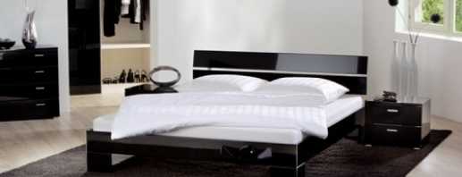 Modèles populaires de lits fabriqués dans un style high-tech, comment combiner à l'intérieur