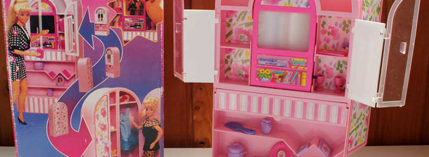 Varianter av möbelset för Barbie, nyanser av valet