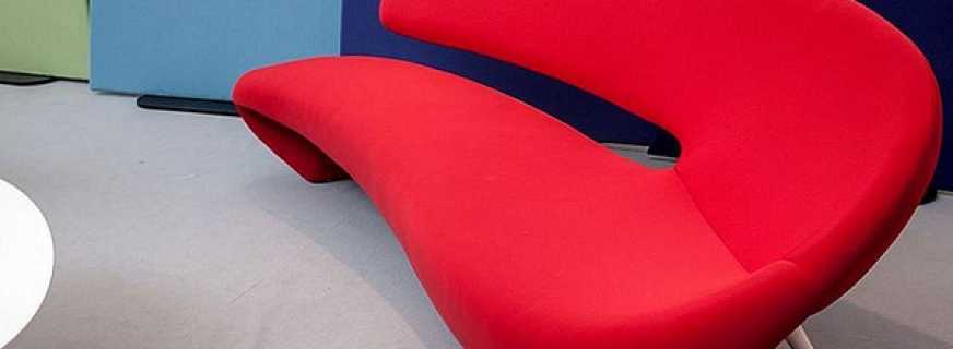 Bagaimana untuk menyegarkan bahagian dalam dengan sofa merah, tip reka bentuk