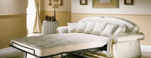 Üç bölümlü kanepeler Fransız katlanır yatak, modelin artıları ve eksileri