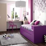 Chambre d'enfant en violet