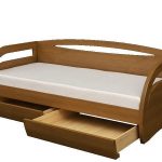 Bettwagen mit ausziehbarer Schublade